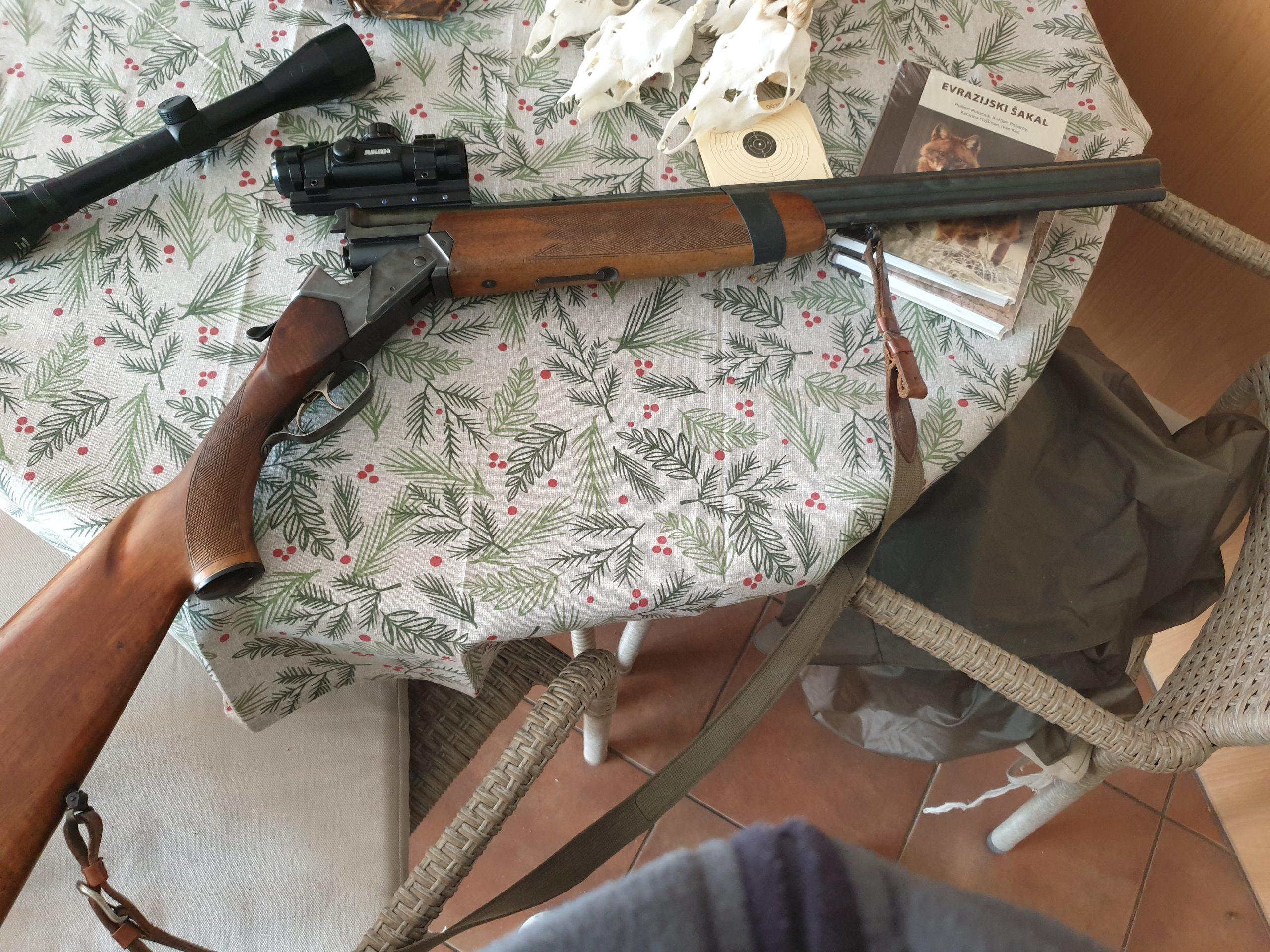 Prodaja se puska v kompletu 7x65r/12