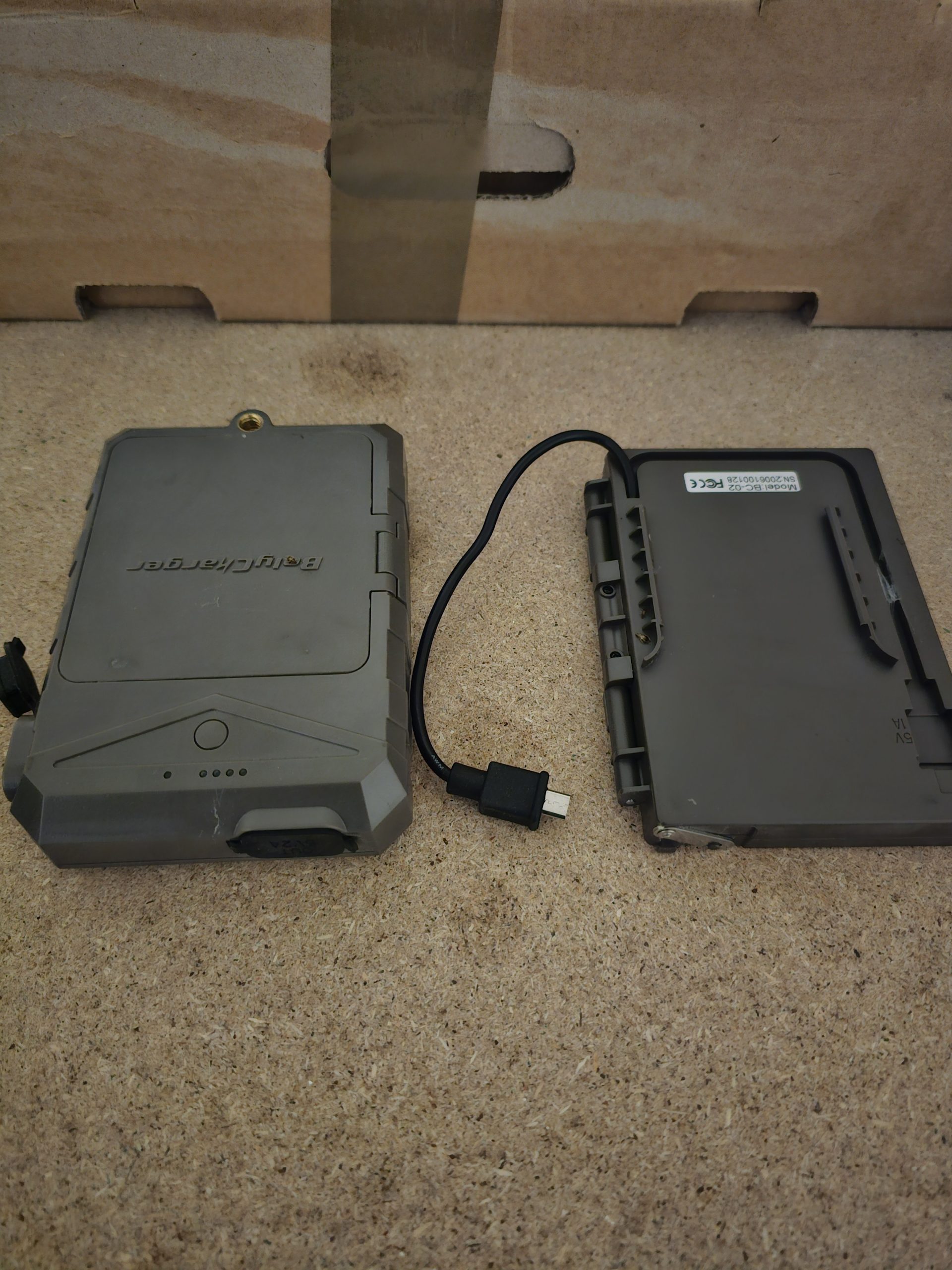 SOLARNI PANEL ZA LOVSKO KAMERO TER KLUČAVNICO NA ZAJLO