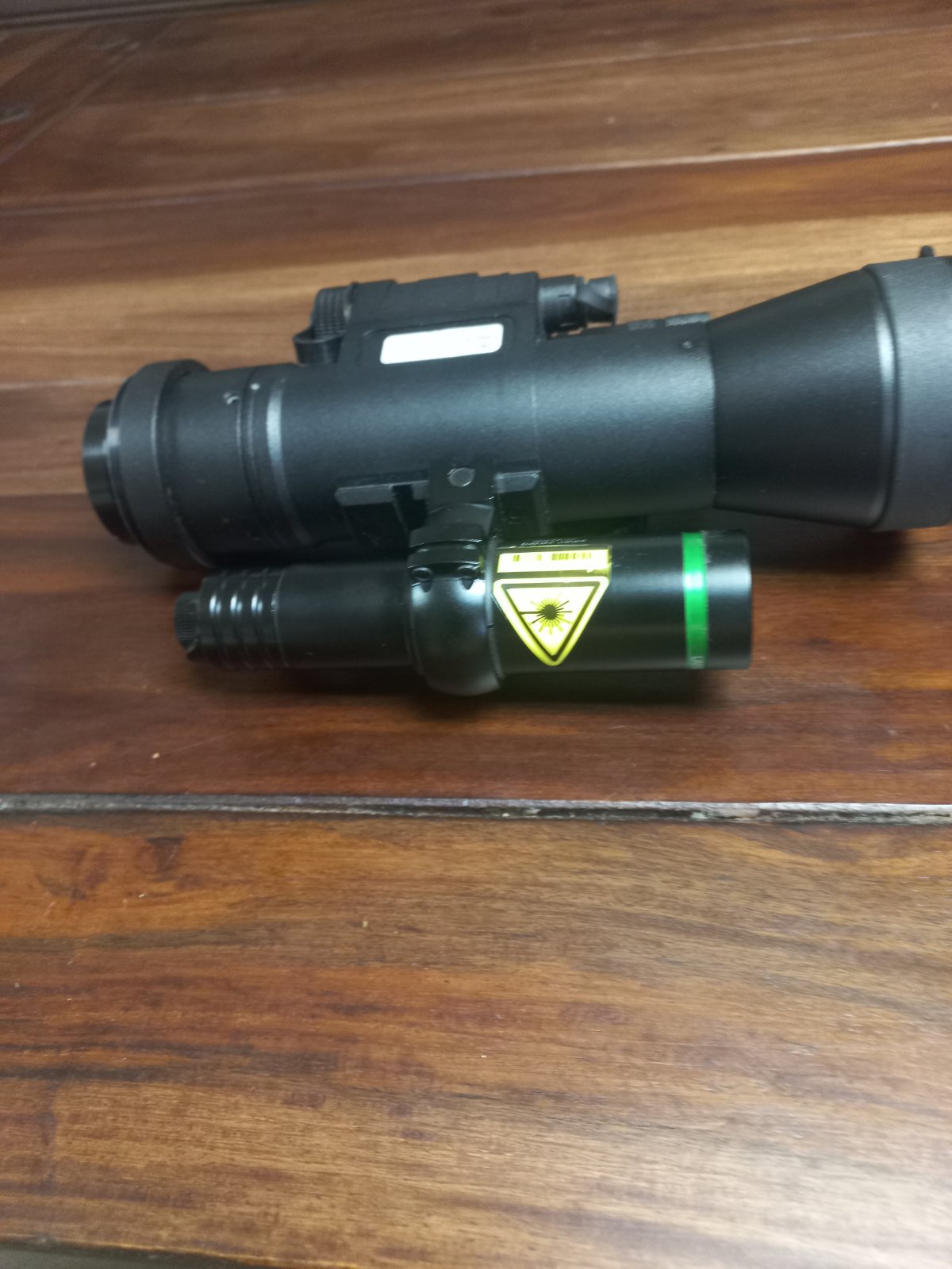 Dedal-552 z dodatnim Laserluchs IR