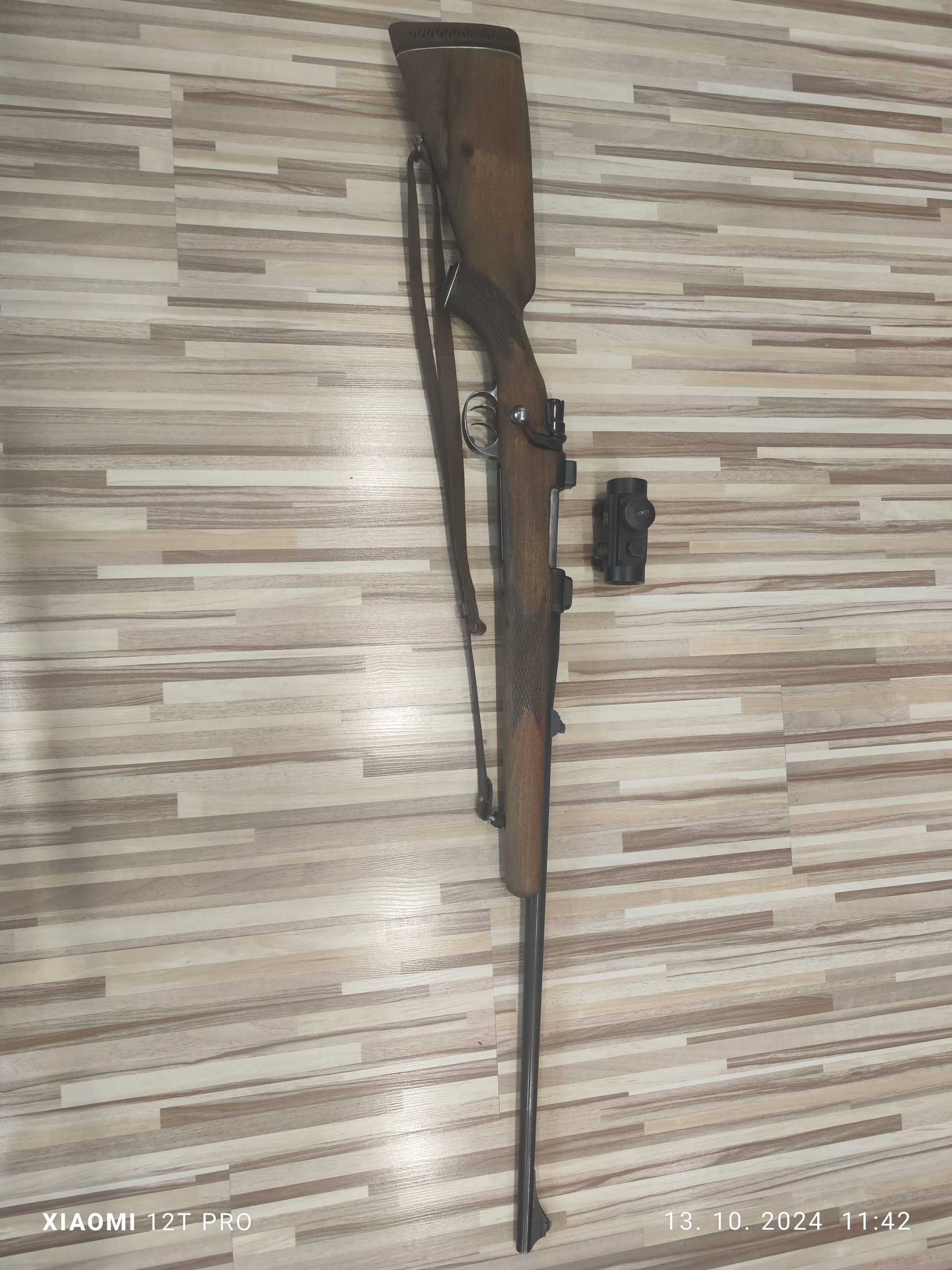 Crvena zastava 8×57 z zasučno montažo