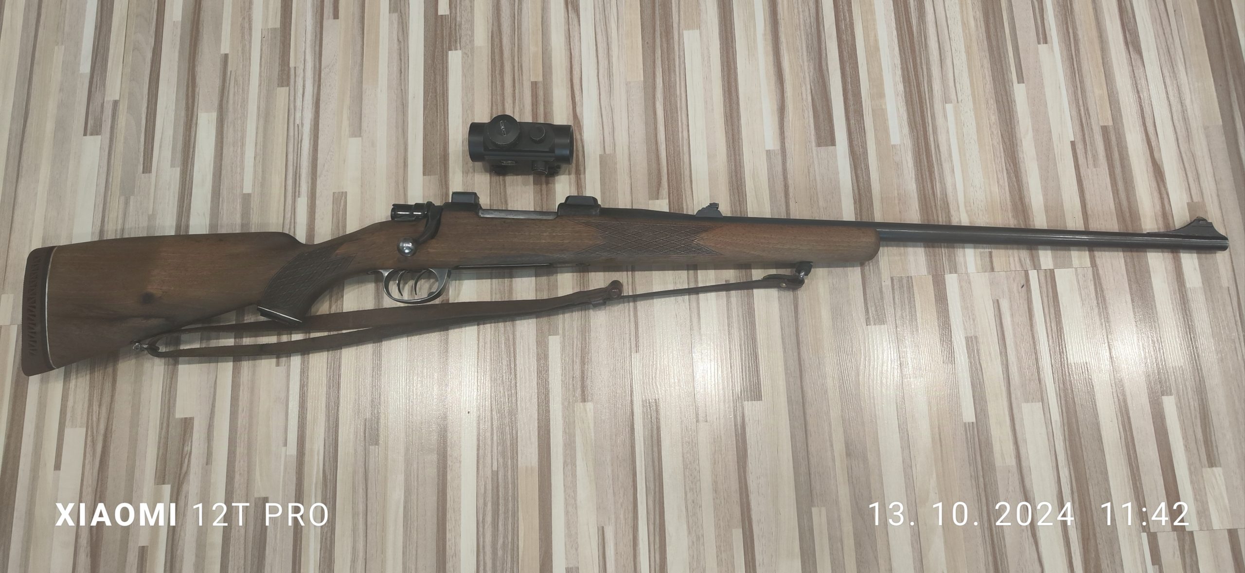 Crvena zastava 8×57 z zasučno montažo