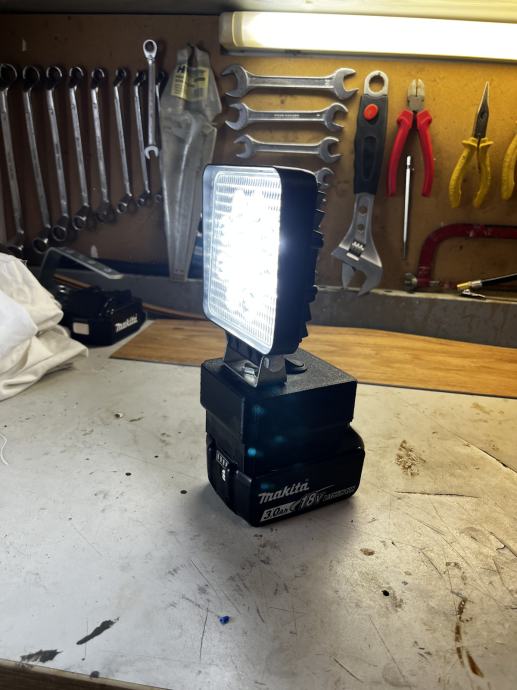 Makita/Milwaukee/DeWalt akumolatorski reflektor
