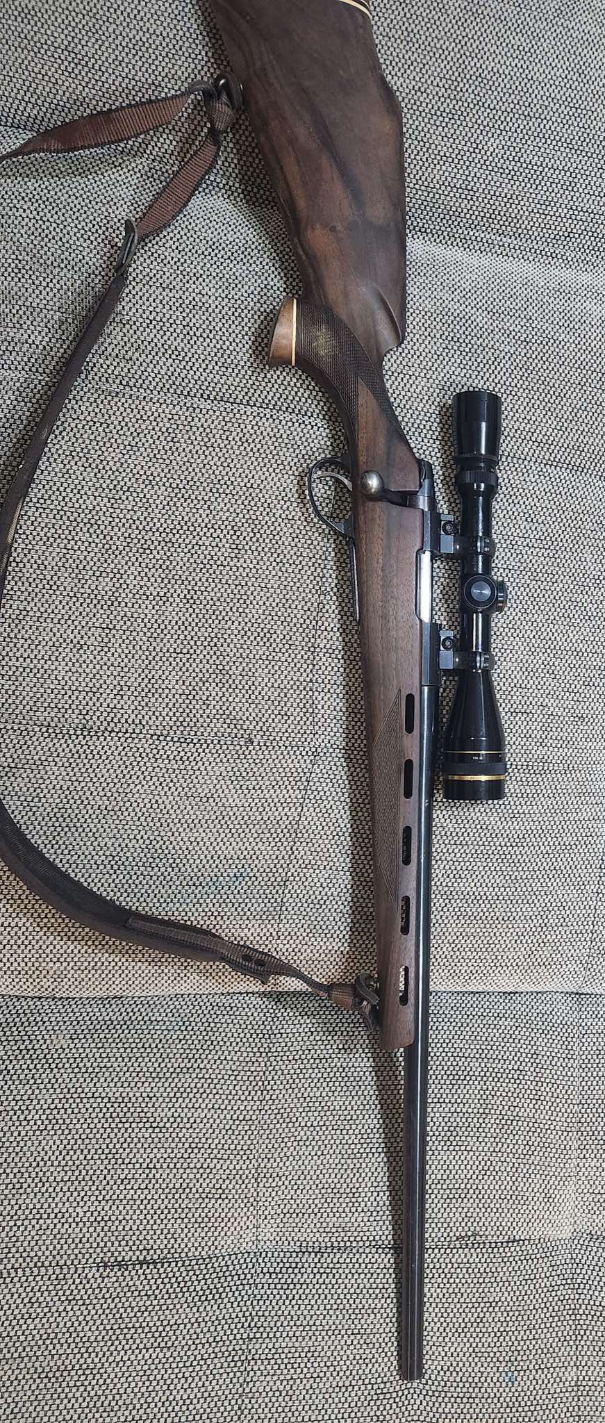 Lovska risanica SAKO 6PPC z leopold optiko,kot nova
