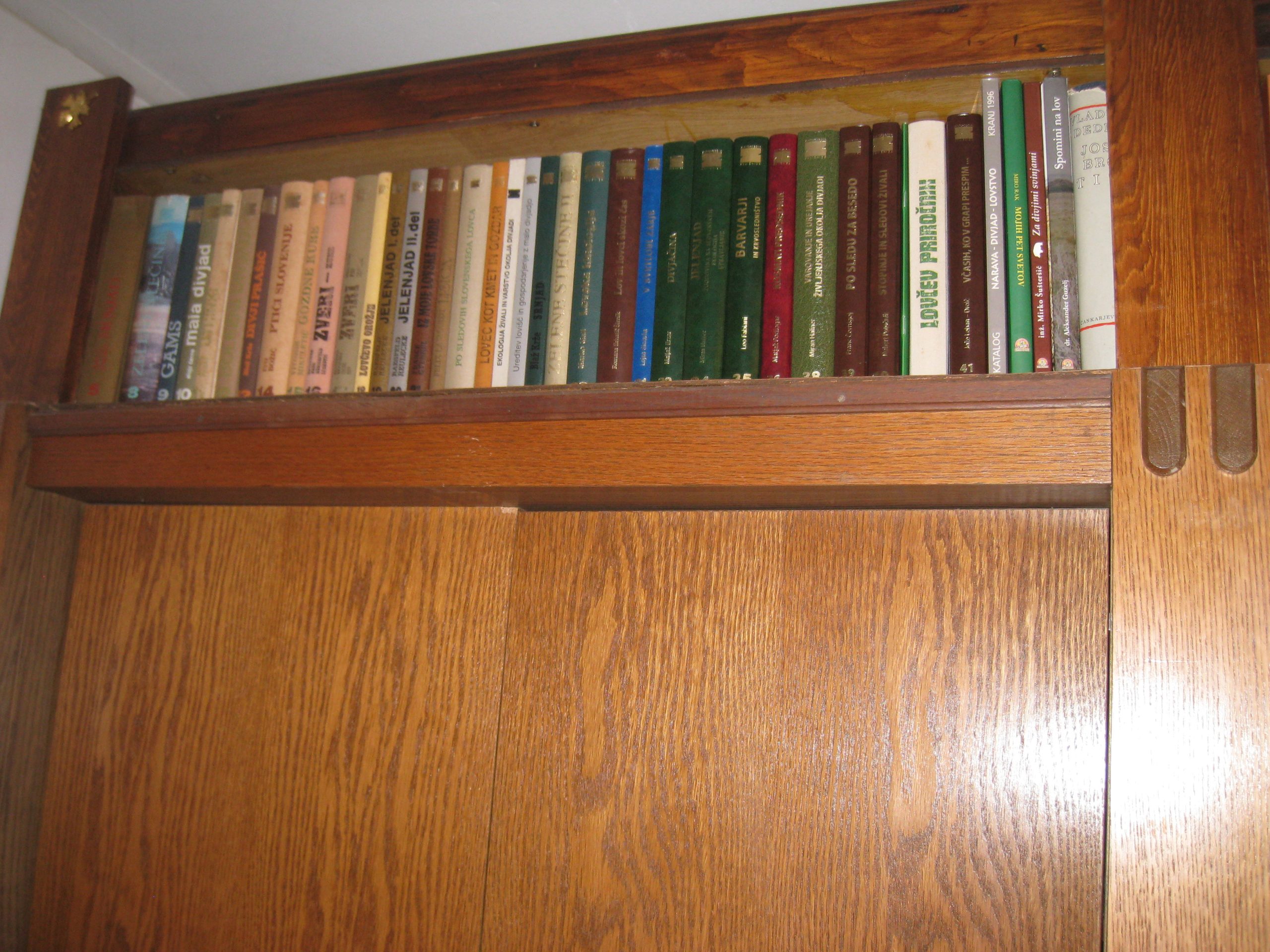 Zlatorogova knjižnica v kompletu