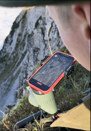 Nastavljiv telefonski adapter za spektiv