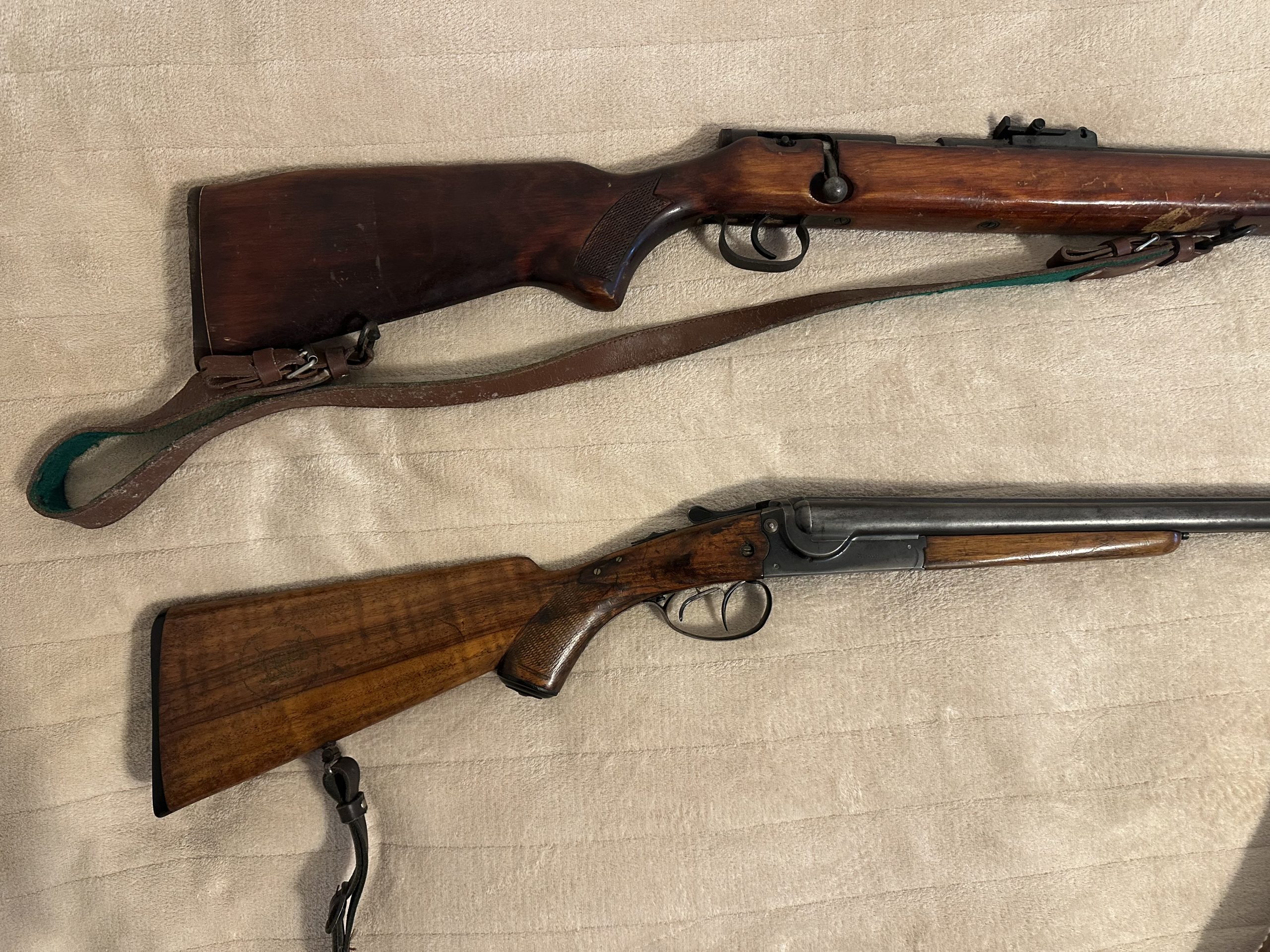 2 puski – z gladko cevjo 16/16 in z risano cevjo 5.6 mm