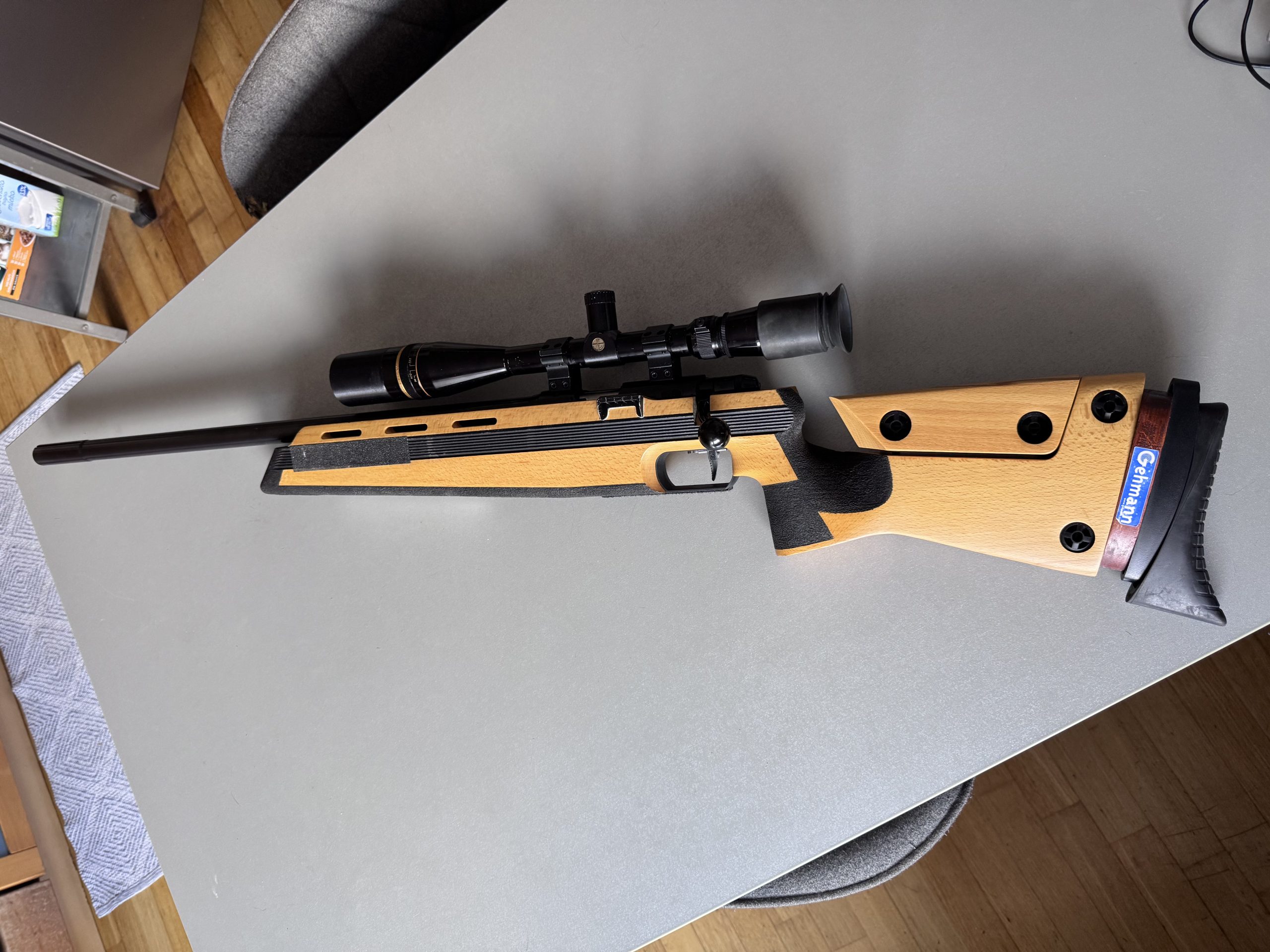 REZERVIRANO! Anschutz 1907, 22 l.r. Leva, z daljnogledom Leupold Vari X, 6,5-20x