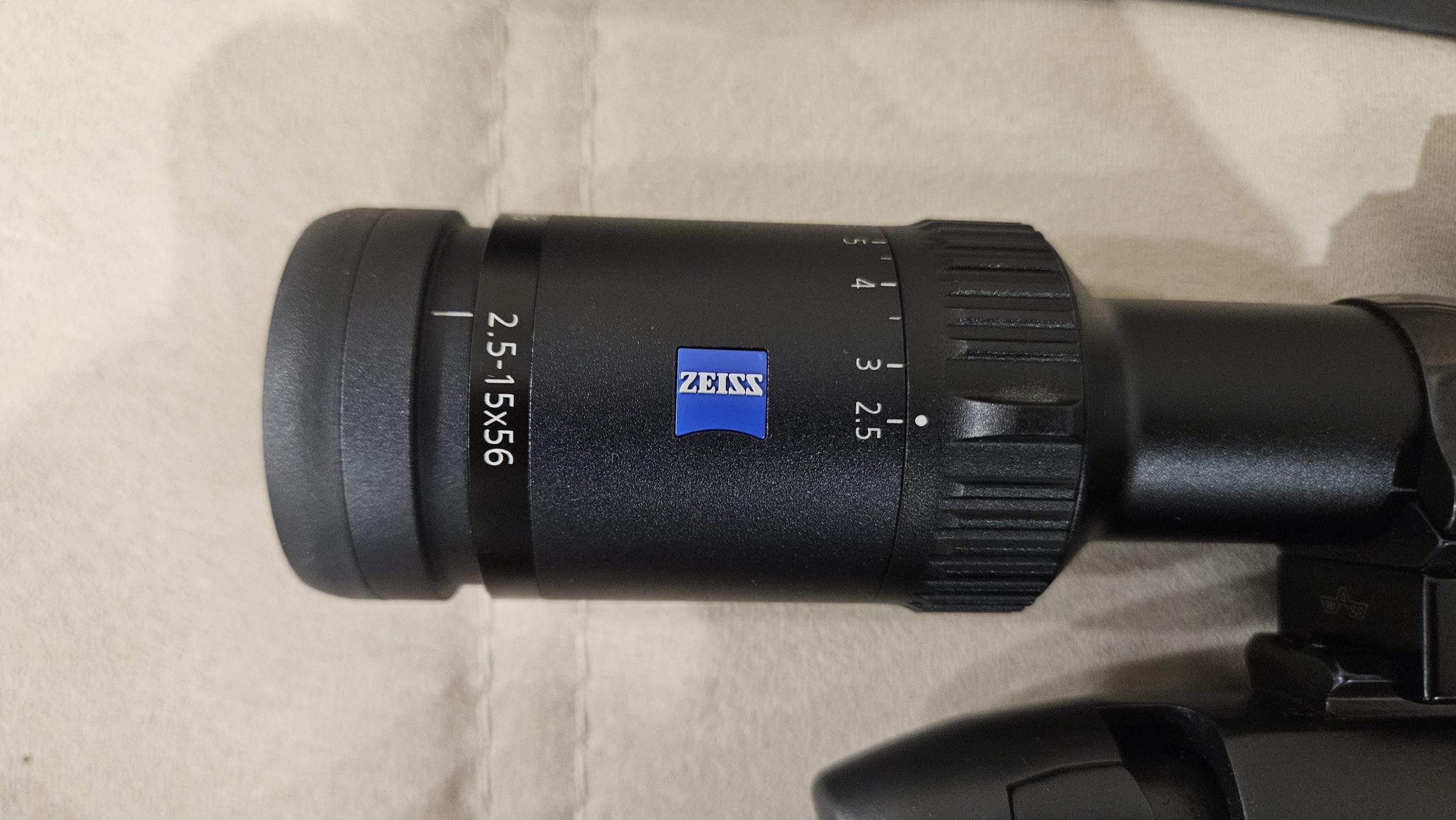 Strelni daljnogled Zeiss Conquest V6 2,5-15×56