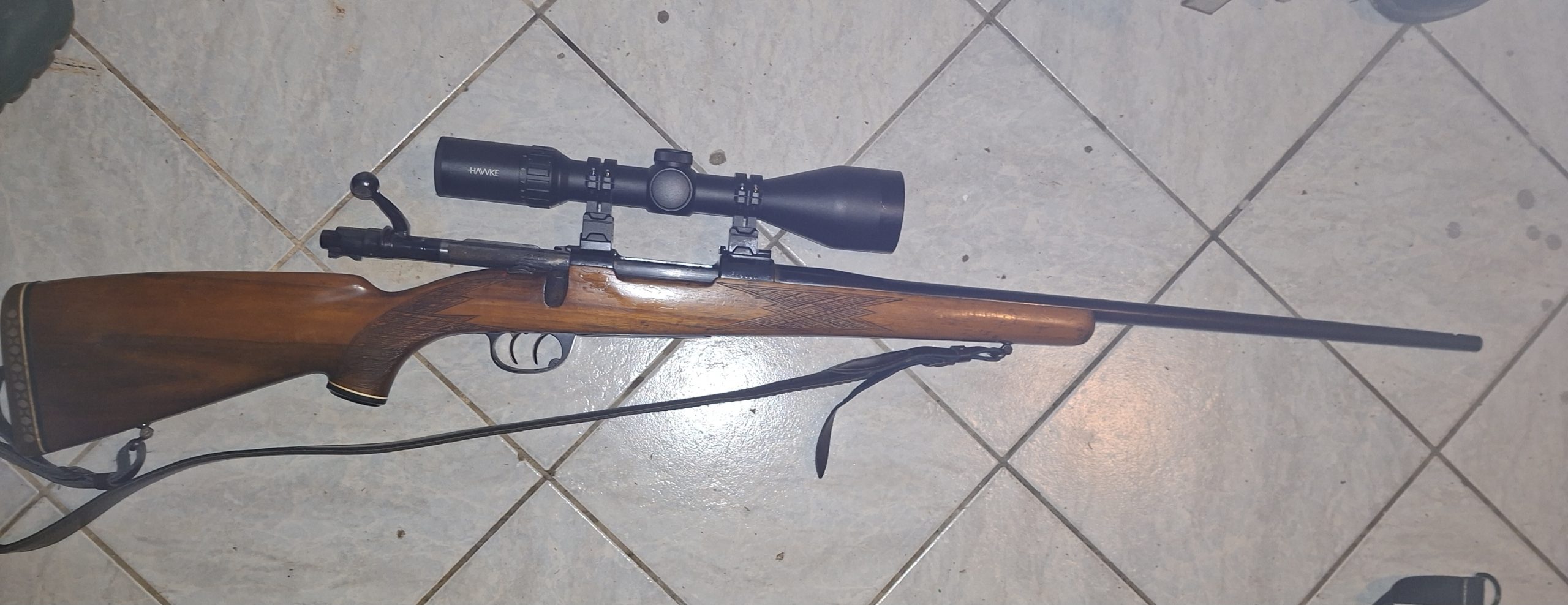Hawke 3-12×56 križ z svetlečo piko