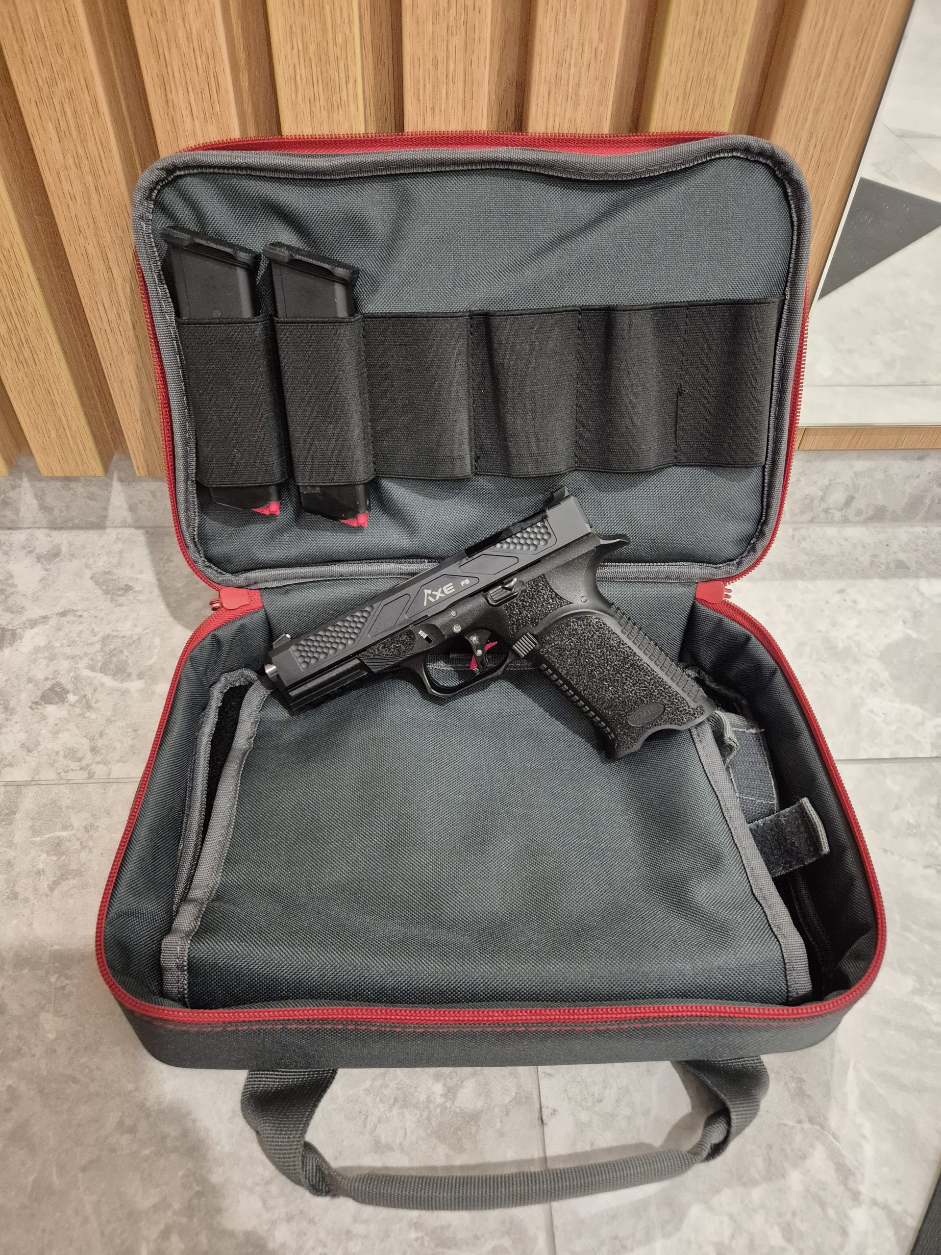 Polavtomatska pištola Bul AXE Hatchet 9×19