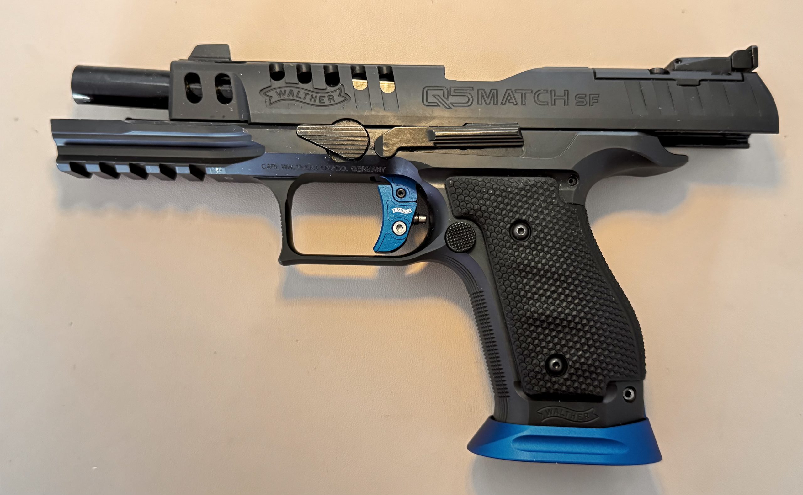 Prodam pištolo WALTHER Q5 v odličnem stanju.