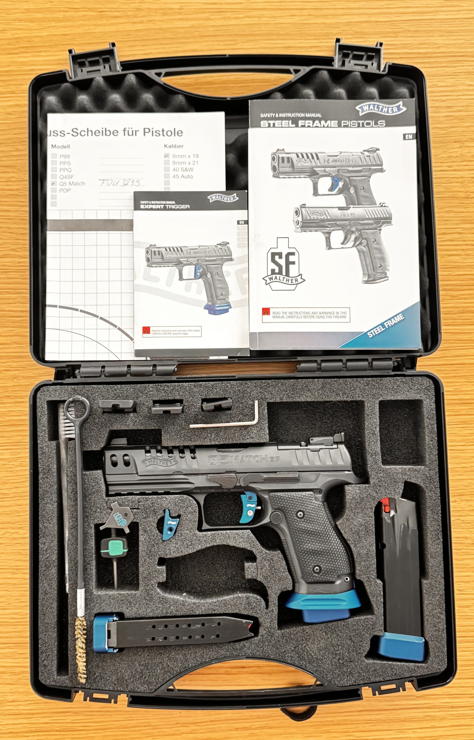 Prodam pištolo WALTHER Q5 v odličnem stanju.