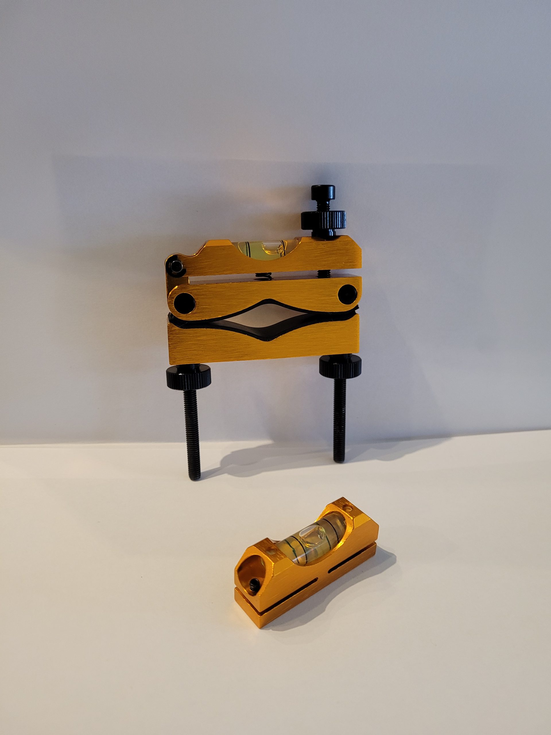 PRODAJAM – KOMPLET ZA PORAVNAVO DALJNOGLEDA