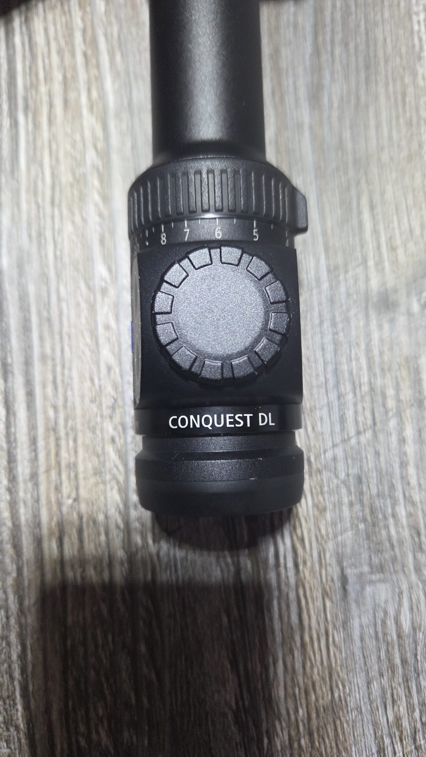 ZEISS Conquest DL 2,5–12×56 – odlično ohranjen