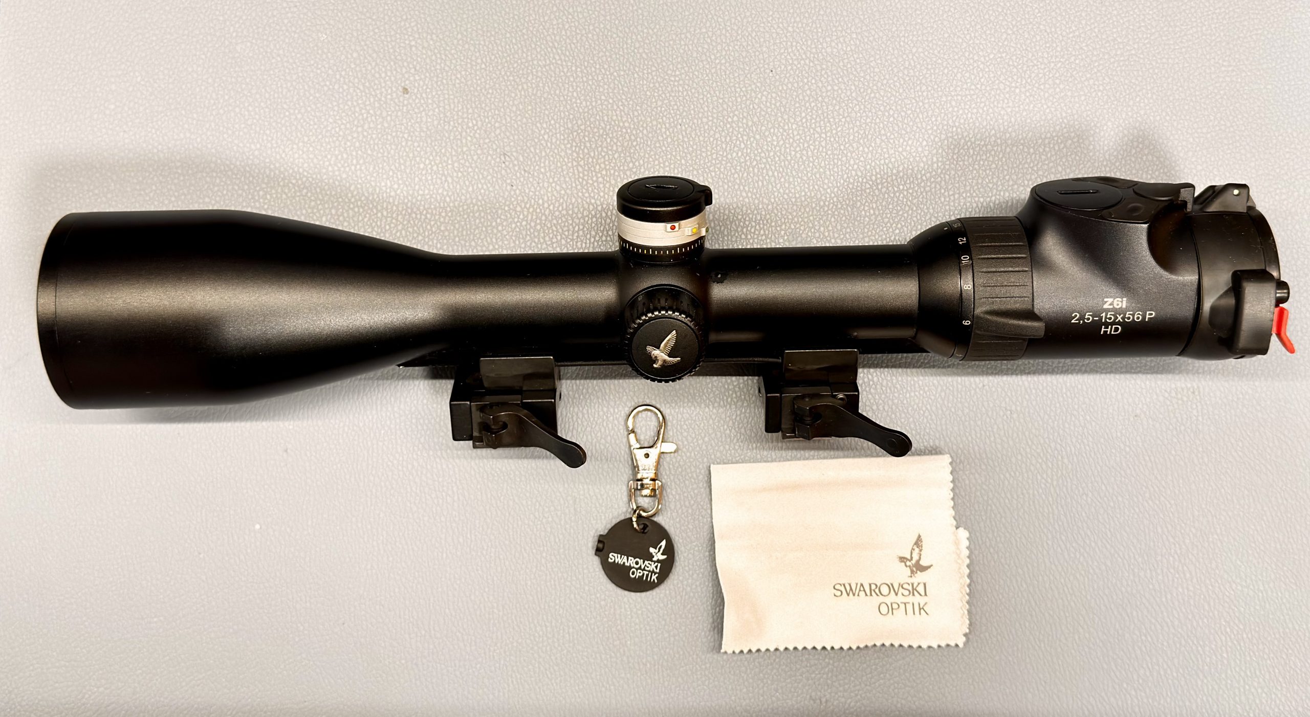 Prodajem strelni daljnogled Swarovski Z 6i 2,5-15×56 P HD.
