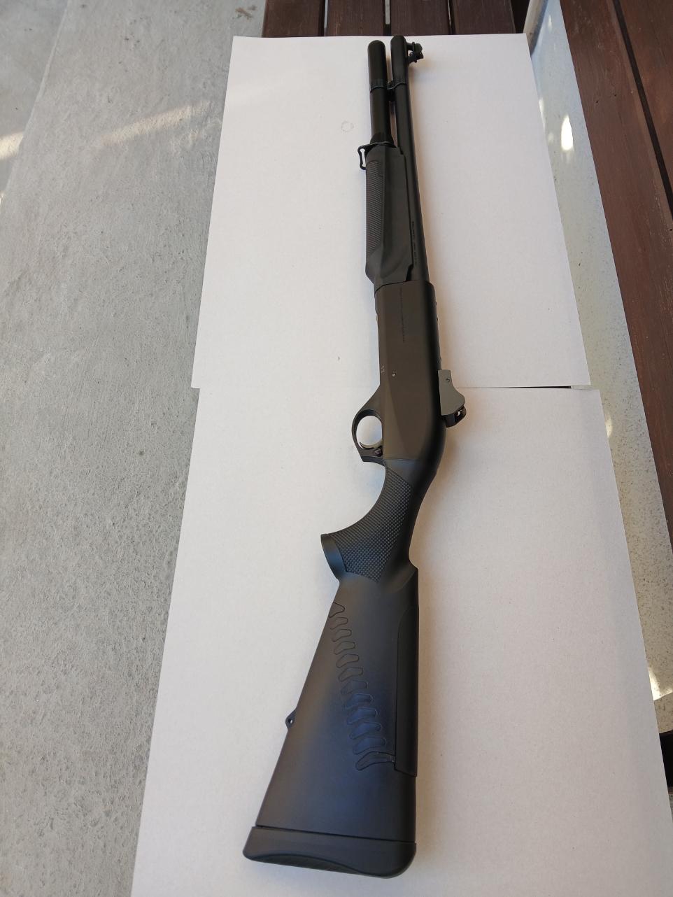Polavtomatska šibrenica Benelli M2 Tactical