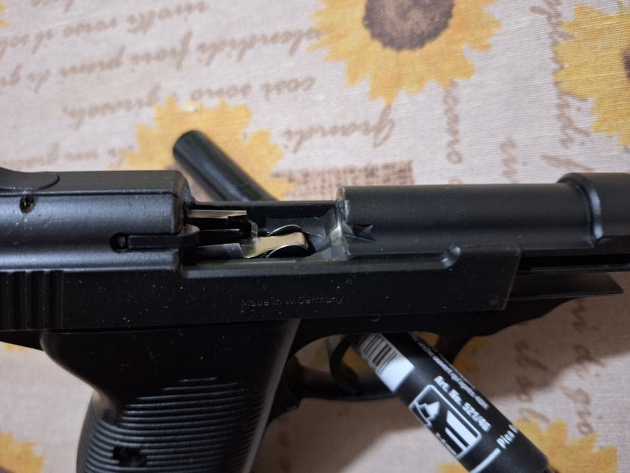 MKP 22lr – Pištola nemškega proizvajalca ERMA-WERKE, model EP 882 S