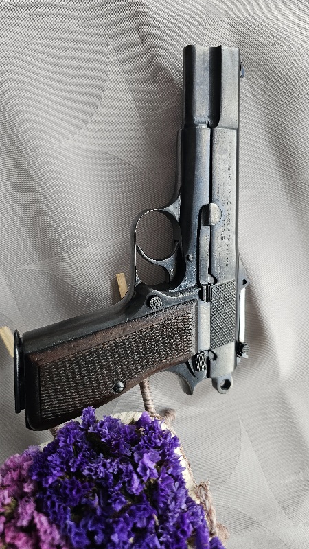 : Ponudba: Vrhunski zbirateljski Browning Hi-Power (1942, tangentni merek, ujemajoče